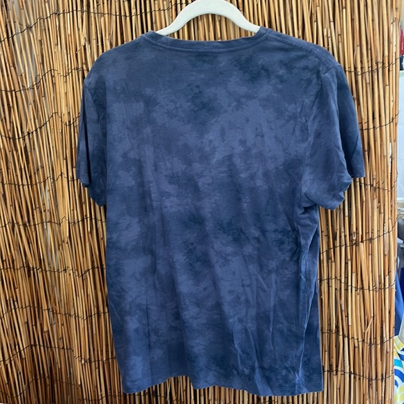 Old Navy T-Shirt - Picture 2 of 2